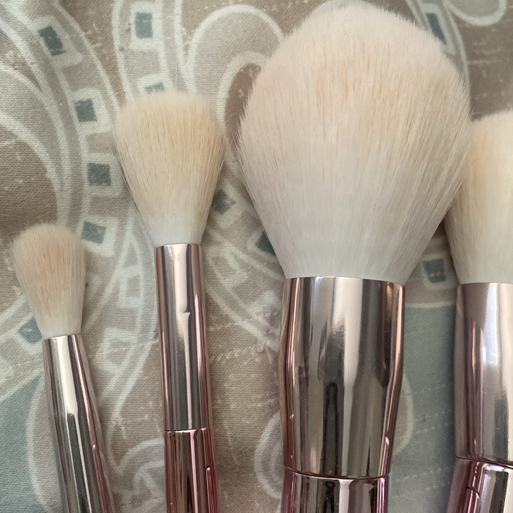 5 for $25/Wet n Wild Brush Set - Picture 2 of 4
